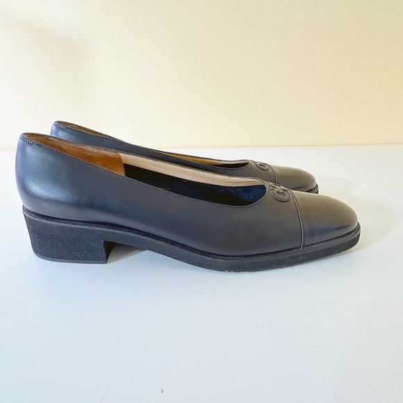 Ferragamo Ballerina Pumps 1.5" Heel - Picture 4 of 13